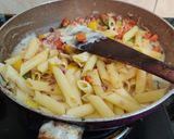 A picture of step 8 of Pasta in White Sauce.