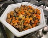 Une image de l'étape 21 de Sauté de porc aux champignons, carottes et tomates.