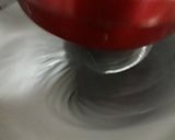 Foto del paso 7 de la receta: Pie de frutilla y merengue al vino