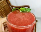A picture of step 2 of Watermelon juice.