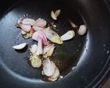 Foto langkah ke 3 dari resep Kuah Bening Tempe Daun kelor.