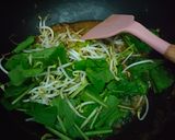 Foto langkah ke 2 dari resep Kwetiaw + mie kuning goreng.