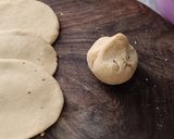 A picture of step 3 of Sattu Ki Kachori.