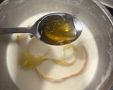 Foto del paso 3 de la receta Leche aromatizada para el roscón con agua de azahar