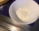 Une image de l'étape 3 de Tarte aux pêches jaunes et amandes (pâte brisée épeautre, semoule fine et lait).