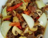 Foto langkah ke 3 dari resep Oseng Jamur Ati Ampela.