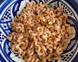 Une image de l'étape 2 de Tomate farcie aux crevettes et à la crème d’avocat.