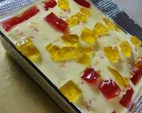 A picture of step 4 of Creamy Custard with Jelly.