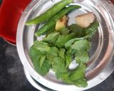 A picture of step 1 of Pudina Chutney.