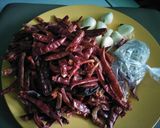 Foto langkah ke 1 dari resep Bon cabe home made.
