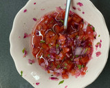 Foto del paso 2 de la receta: Lubina al horno con picadillo de tomate