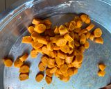 A picture of step 2 of Besan gatte.