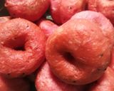 Foto langkah ke 4 dari resep Donat Buah Naga eggless.