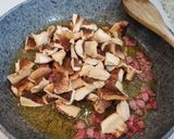 Foto del paso 2 de la receta: Patatas con setas y huevo