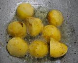 A picture of step 1 of Kaju vale aloo.