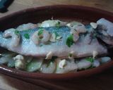 Foto del paso 3 de la receta Lubina con gambas al horno en dos tiempos