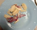 Foto langkah ke 1 dari resep Tumis sawi orek telur.