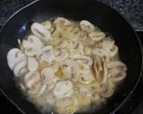 Foto del paso 3 de la receta: Pechuga de pollo con champiñones a la mantequilla