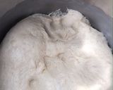 A picture of step 4 of Chicken stuffed buns.
