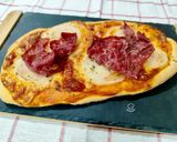 Foto del paso 5 de la receta: Pizza con scamorza ahumada y pastrami
