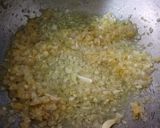 A picture of step 2 of Fry potato cauliflower.