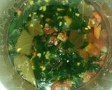 Foto langkah ke 2 dari resep Sayur Bening Bayam Jagung.