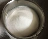 A picture of step 3 of Bread lasagna.