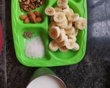 A picture of step 1 of Banana walnut Milkshake.