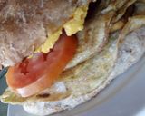 A picture of step 5 of Banana omelet burger.