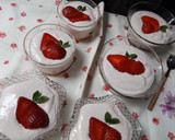 Foto del paso 2 de la receta: Postres de melocotón con fresas a la miel de romero
