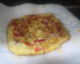Foto del paso 5 de la receta: Tortilla cuadrada de pimientos rojos de bote