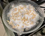 Une image de l'étape 3 de Tarte renversée aux abricots et pignons de pin.