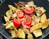 Hình bước làm 4 của món Cà tím Đà Lạt om nấm đậu