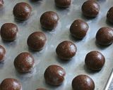 Foto langkah ke 3 dari resep Chocolate Almond Cookies.
