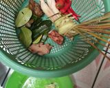 Foto langkah ke 3 dari resep Tom Yum Ayam / Tom Yum Gai no cabe.