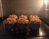 Foto langkah ke 7 dari resep Strawberry Muffin.
