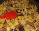 Foto del paso 2 de la receta: Sofrito de carne y champiñón y verdura
