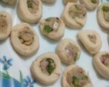 A picture of step 4 of Potato pinwheel.