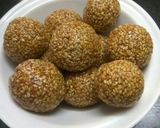 A picture of step 5 of तिल गुड़ के लड्डू (Til Gud Ladoo).