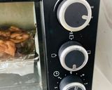 Hình bước làm 1 của món Cơm nhà: sườn non nướng, canh chua cá, sứa trộn, và cánh gà chiên nước mắm trong 60 phút