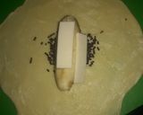 Foto langkah ke 2 dari resep Bolen pisang coklat keju.