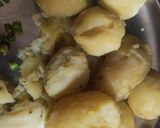 A picture of step 2 of Striped Samose (Samose with Potato and peanuts filling).