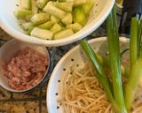 A picture of step 1 of Stir-Fried Bean Sprouts with Luffa Gourd.