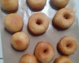 Foto langkah ke 7 dari resep Donat empuk tanpa kentang.