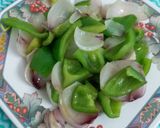 A picture of step 1 of Onion Capsicum Masala.