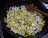 Foto del paso 1 de la receta: Espaguetis de calabacín con salsa de calabaza y atún