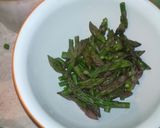 Foto del passaggio 1 della ricetta Per Asparagus Ad Astra - Rigatoni asparagi e salsiccia