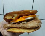 A picture of step 4 of American Pancake Burger 🥞.