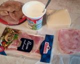 Fokhagymás tejföllel sült sonkás-baconös-sajtos csirkemell recept fázis 2 fotója