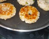A picture of step 5 of Sago- potato meduvada..